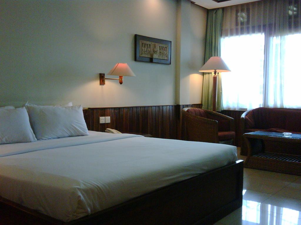 Sunrise Hotel Beach Pangandaran Room photo